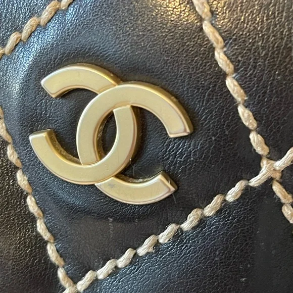 Chanel Wild Stitch Tote Bag - Picture 4 of 15